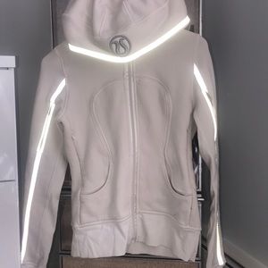 Lululemon sweatshirt